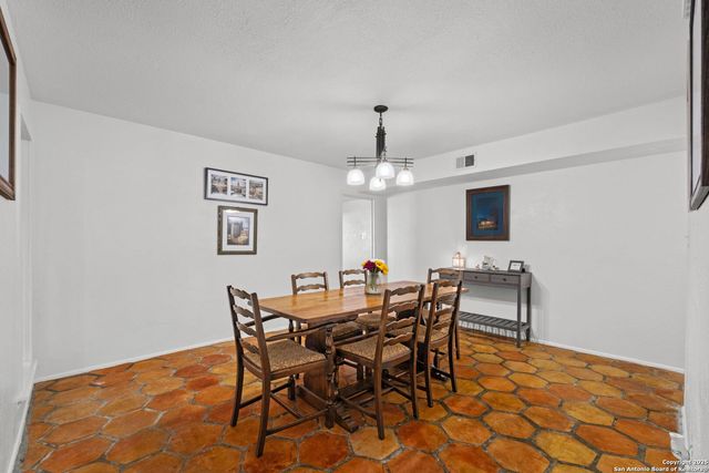 8909 Willmon Way, Windcrest, TX 78239