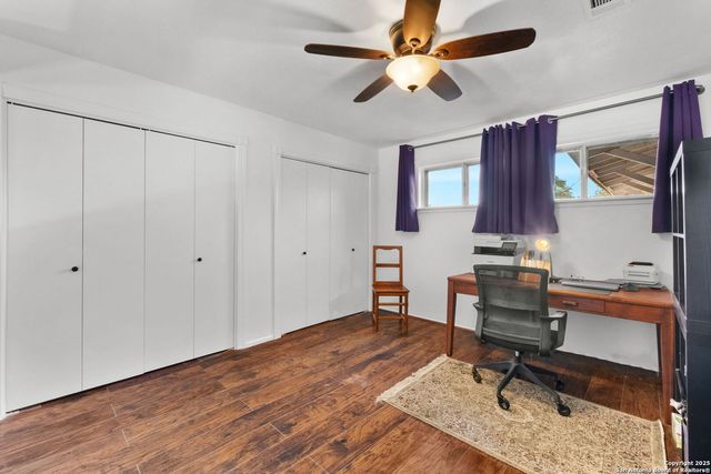 8909 Willmon Way, Windcrest, TX 78239