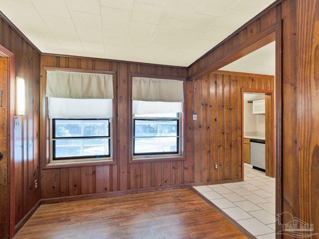 307 Lakewood Rd, Pensacola, FL 32507