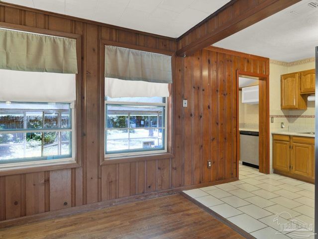 307 Lakewood Rd, Pensacola, FL 32507