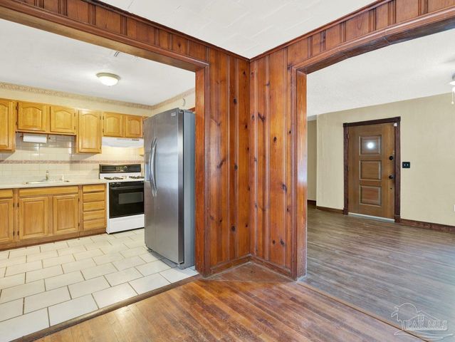 307 Lakewood Rd, Pensacola, FL 32507