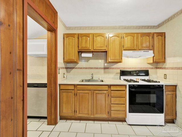 307 Lakewood Rd, Pensacola, FL 32507