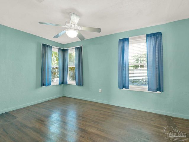 307 Lakewood Rd, Pensacola, FL 32507