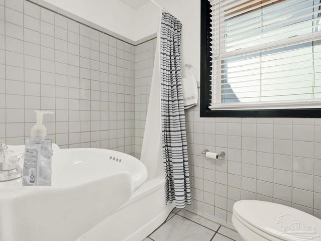 307 Lakewood Rd, Pensacola, FL 32507