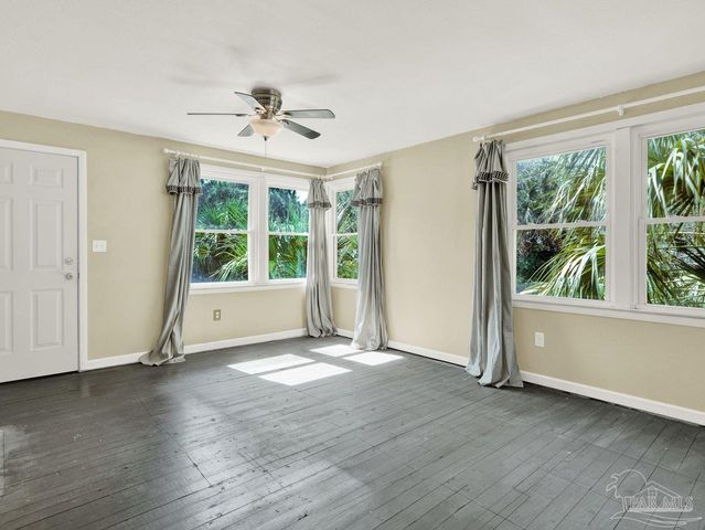 307 Lakewood Rd, Pensacola, FL 32507