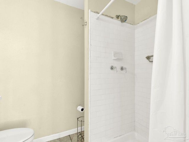 307 Lakewood Rd, Pensacola, FL 32507