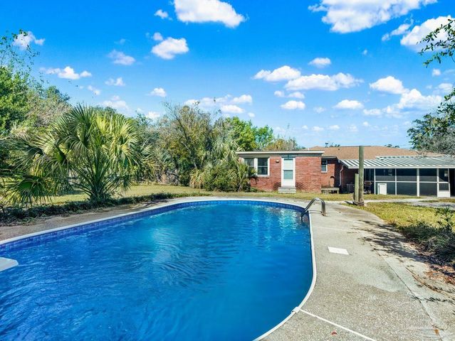 307 Lakewood Rd, Pensacola, FL 32507