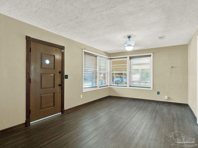 307 Lakewood Rd, Pensacola, FL 32507