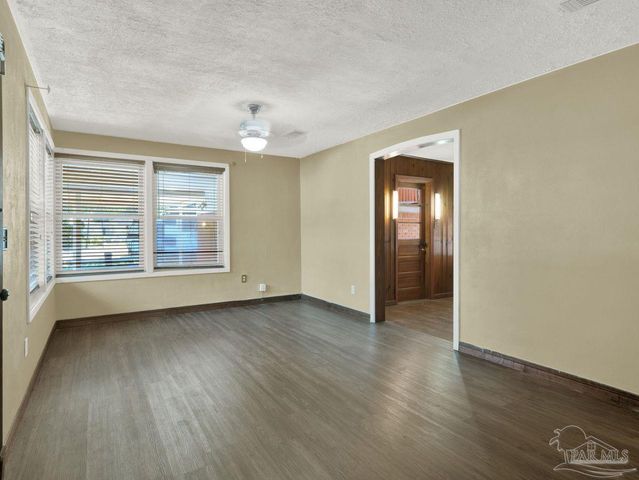 307 Lakewood Rd, Pensacola, FL 32507