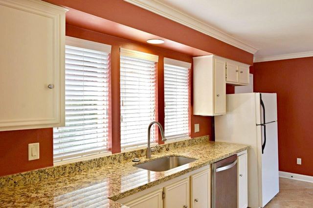 13723 Ella Lee Lane, Houston, TX 77077