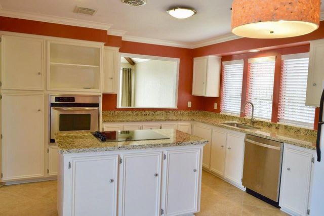 13723 Ella Lee Lane, Houston, TX 77077