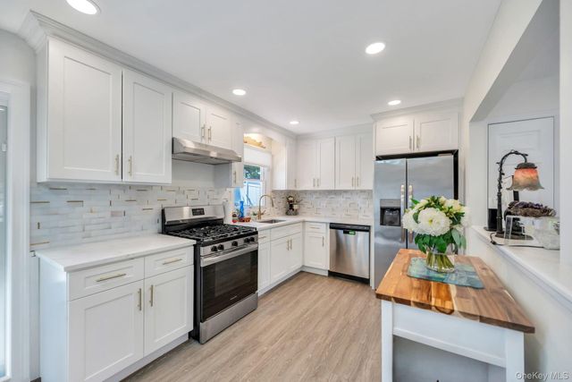 33 Wiltshire Drive, Commack, NY 11725