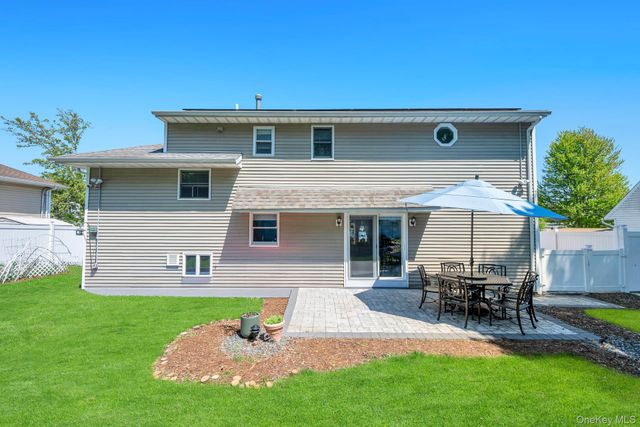 33 Wiltshire Drive, Commack, NY 11725