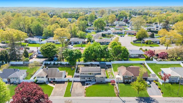33 Wiltshire Drive, Commack, NY 11725