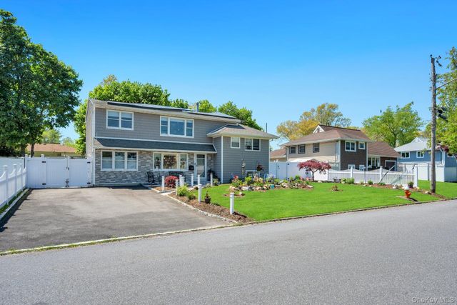 33 Wiltshire Drive, Commack, NY 11725