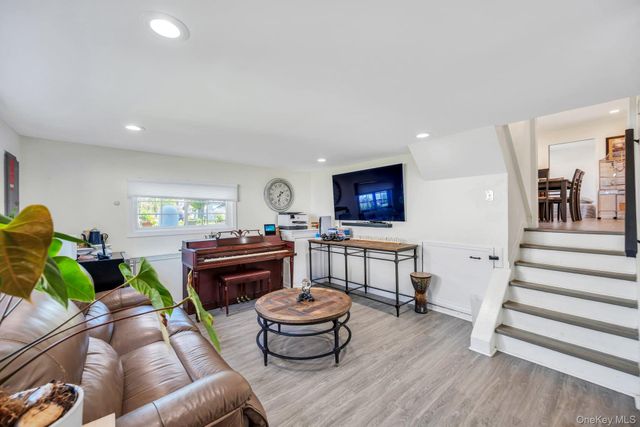 33 Wiltshire Drive, Commack, NY 11725