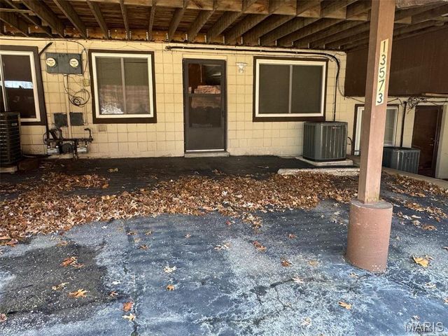 13573 Coliseum Drive, Chesterfield, MO 63017