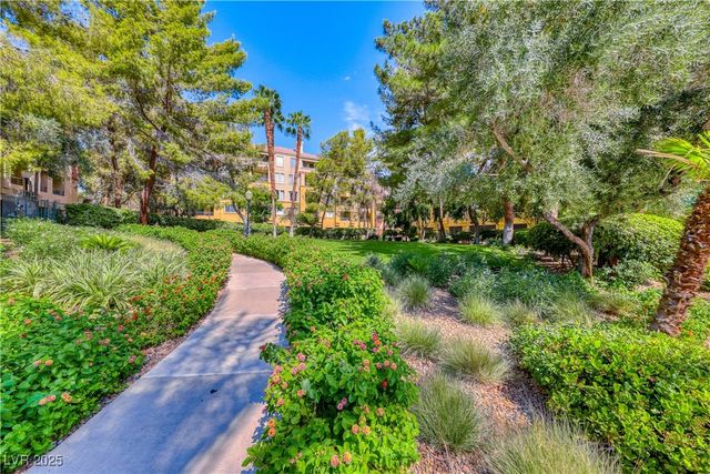 260 East Flamingo Road 204, Las Vegas, NV 89169