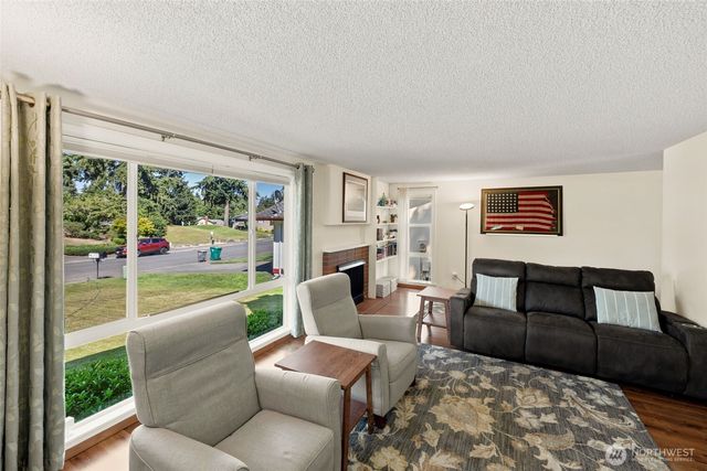 3657 SW 318th Street, Federal Way, WA 98023