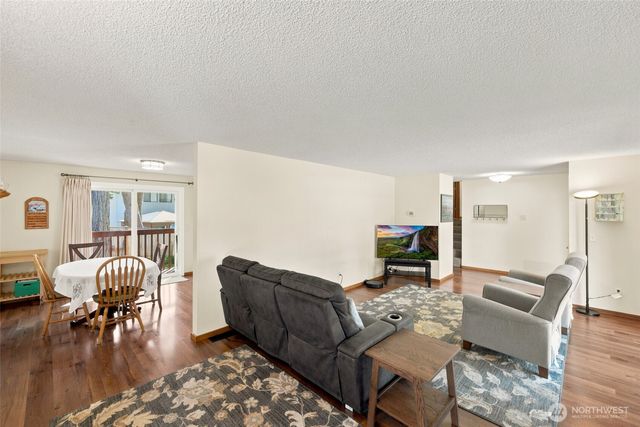 3657 SW 318th Street, Federal Way, WA 98023