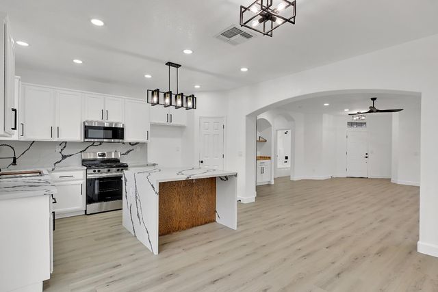 1302 Amaranth St, Plumas Lake, CA 95961