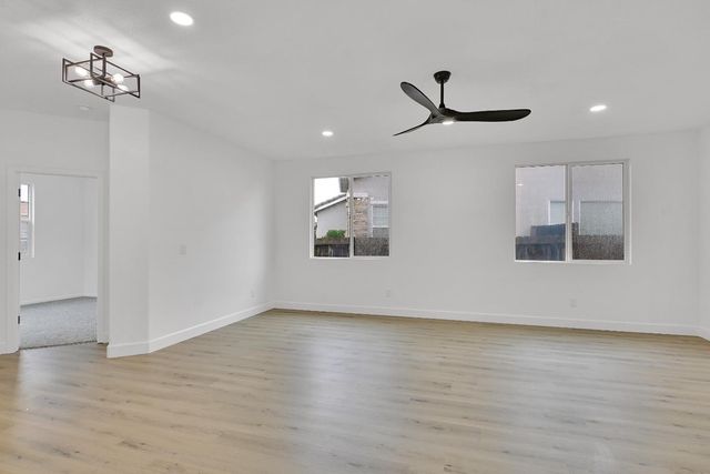 1302 Amaranth St, Plumas Lake, CA 95961