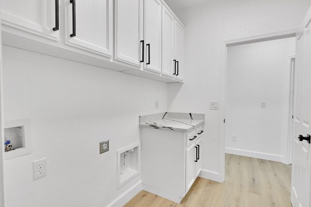 1302 Amaranth St, Plumas Lake, CA 95961