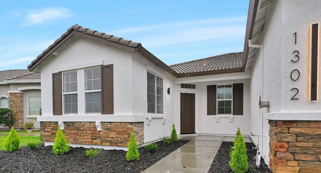 1302 Amaranth St, Plumas Lake, CA 95961