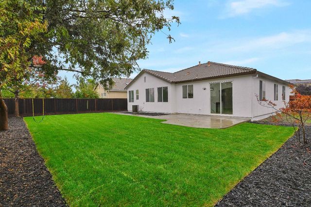 1302 Amaranth St, Plumas Lake, CA 95961