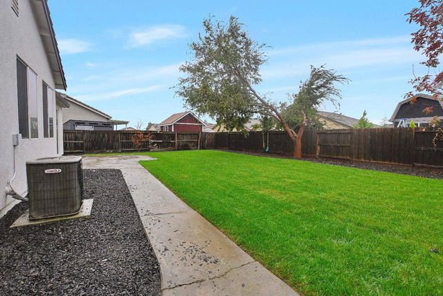 1302 Amaranth St, Plumas Lake, CA 95961