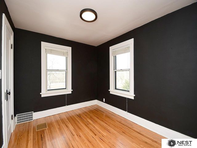 2140 S 33 Street, Lincoln, NE 68506