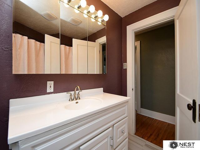 2140 S 33 Street, Lincoln, NE 68506