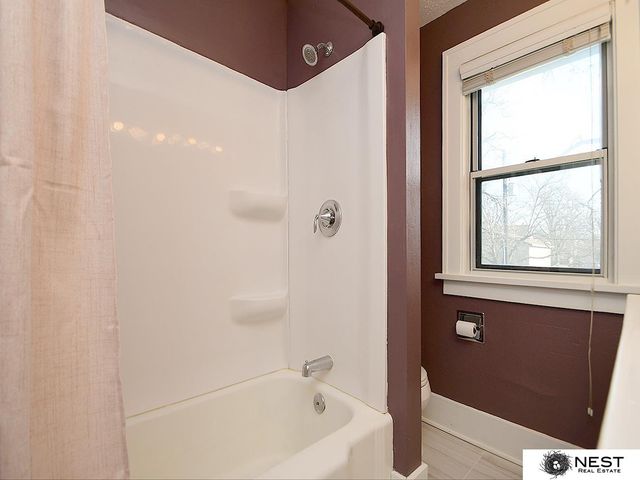 2140 S 33 Street, Lincoln, NE 68506