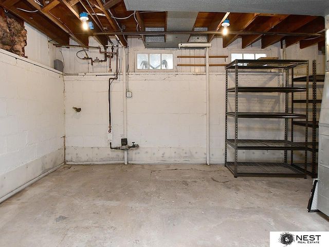 2140 S 33 Street, Lincoln, NE 68506