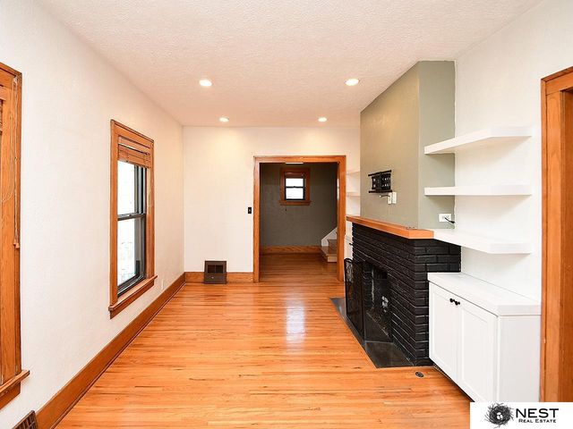 2140 S 33 Street, Lincoln, NE 68506