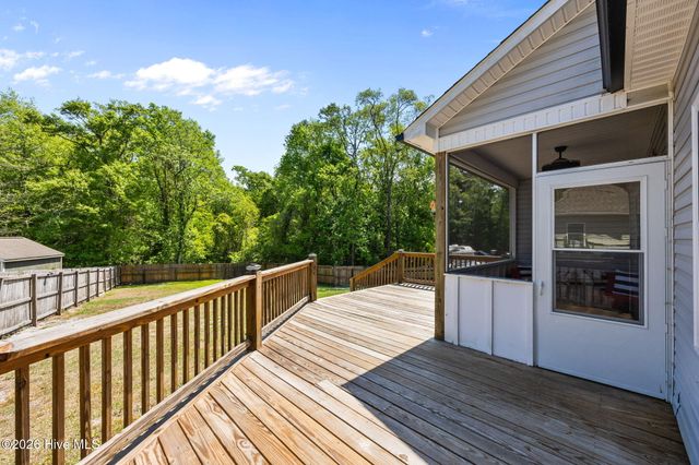 106 Wild Oak Drive, Newport, NC 28570