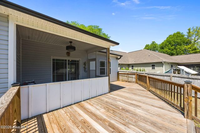 106 Wild Oak Drive, Newport, NC 28570