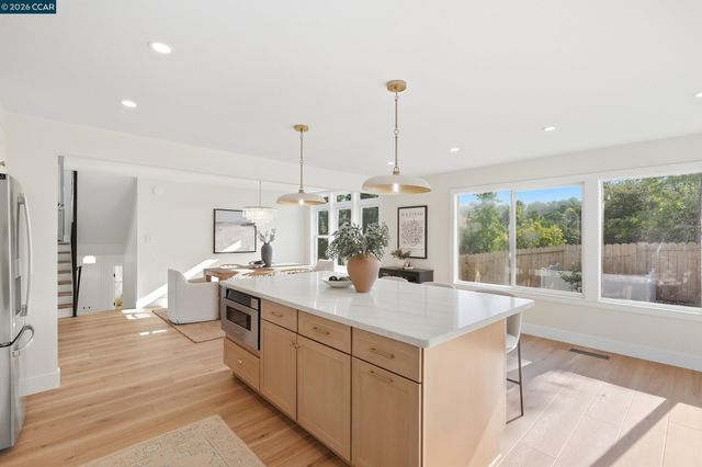 15 Citadel Ct, Pleasant Hill, CA 94523