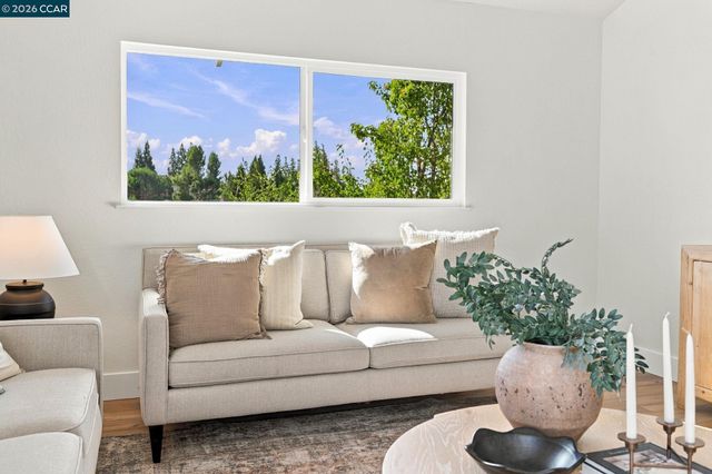 15 Citadel Ct, Pleasant Hill, CA 94523