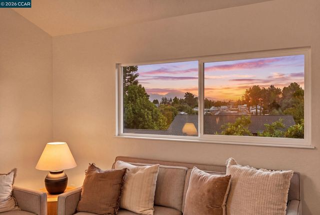 15 Citadel Ct, Pleasant Hill, CA 94523