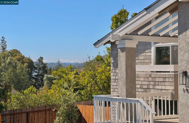 15 Citadel Ct, Pleasant Hill, CA 94523
