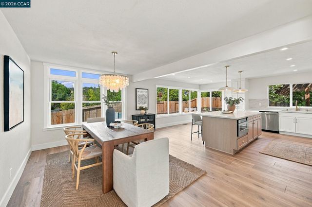15 Citadel Ct, Pleasant Hill, CA 94523