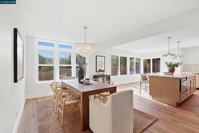 15 Citadel Ct, Pleasant Hill, CA 94523