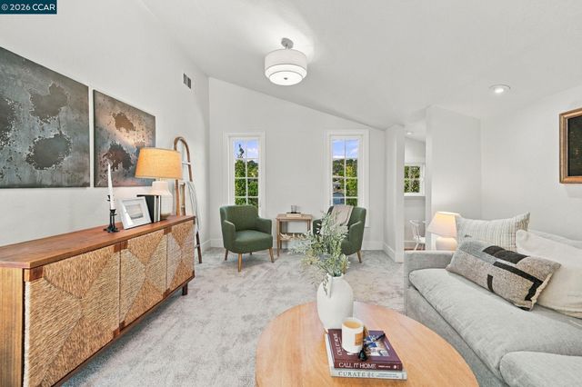 15 Citadel Ct, Pleasant Hill, CA 94523