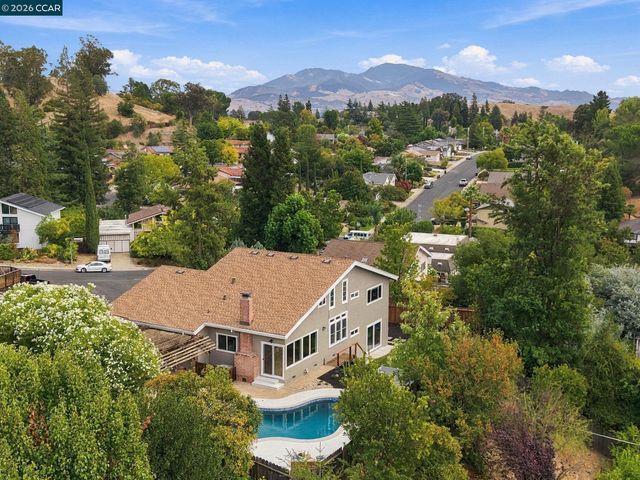 15 Citadel Ct, Pleasant Hill, CA 94523