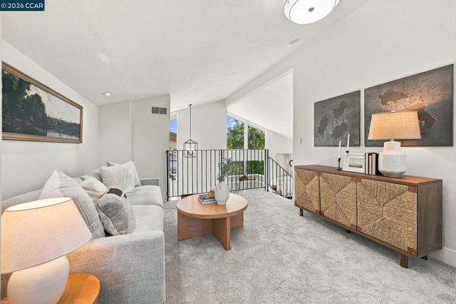 15 Citadel Ct, Pleasant Hill, CA 94523