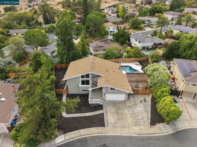15 Citadel Ct, Pleasant Hill, CA 94523