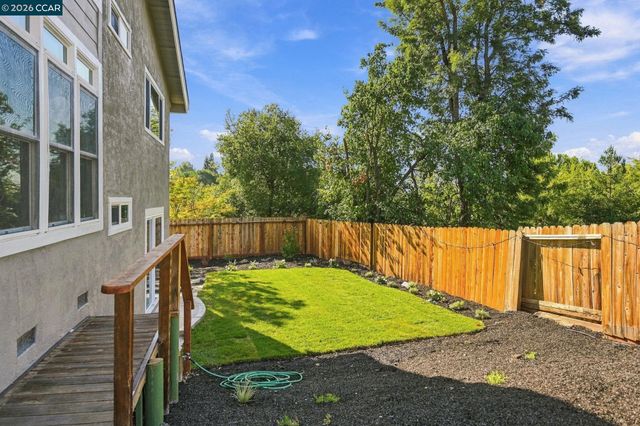 15 Citadel Ct, Pleasant Hill, CA 94523