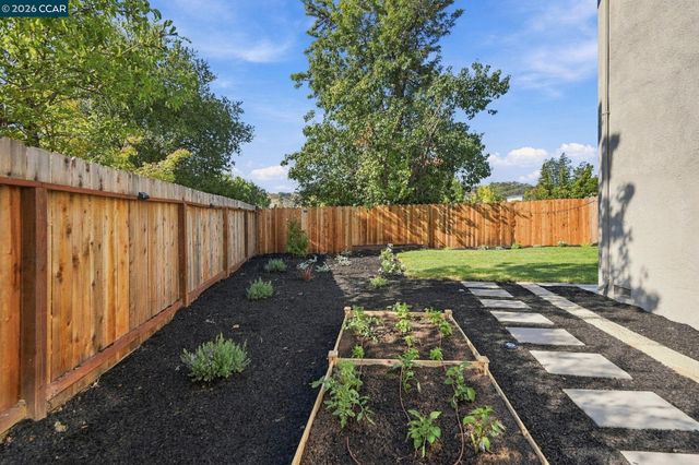 15 Citadel Ct, Pleasant Hill, CA 94523