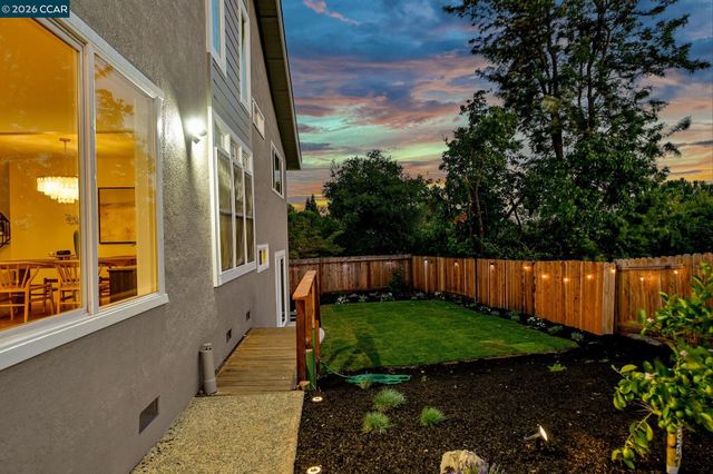 15 Citadel Ct, Pleasant Hill, CA 94523